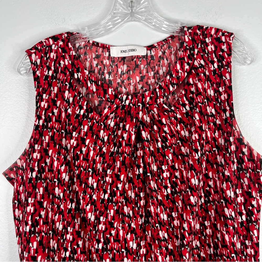 Jones Studio Top Women's 1X Red Black Abstract Keyhole Sleeveless Career Blouse - Picture 4 of 13